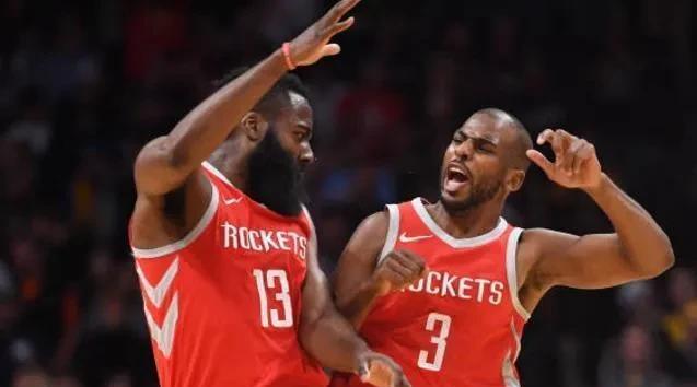 这是一个充, 无忧无虑的, NBA舞台