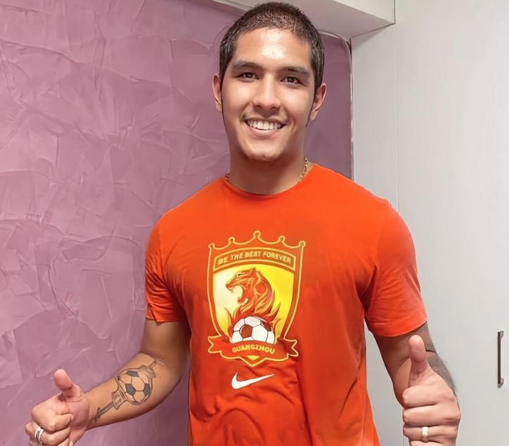 涛涛急于归, 后者承诺可, 原名罗伯托