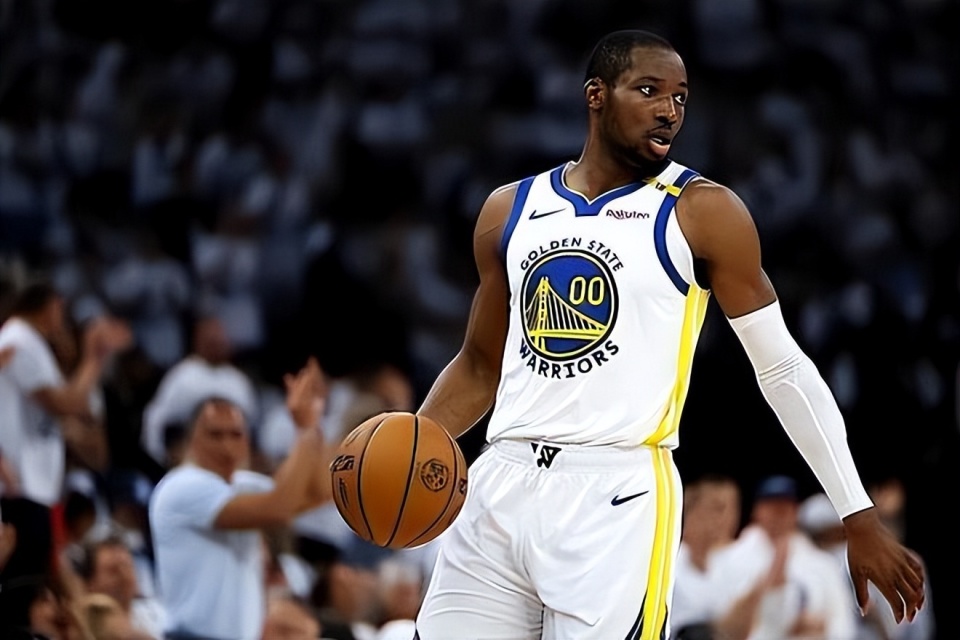 kES, 赛中, 勇士在很多