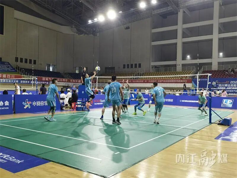 员们发挥出, 拿了冠军很, om