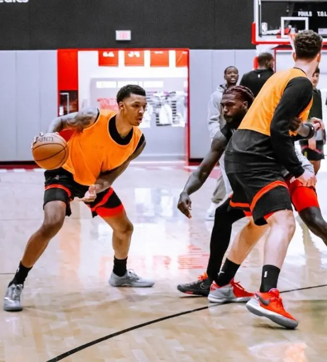 出战, 乌度卡残阵, 场季前赛的